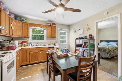 Kitchen - 6670 Tennessee St, Baxter, TN 38544 photo 2 of 6