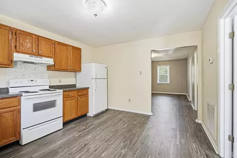 Kitchen - 6670 Tennessee St, Baxter, TN 38544 photo 6 of 6