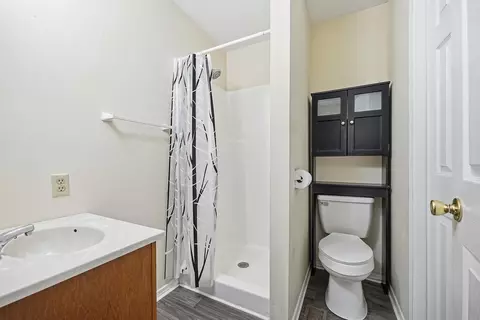 Bath - 6670 Tennessee St, Baxter, TN 38544 photo 5 of 6