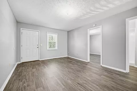Living - 6670 Tennessee St, Baxter, TN 38544 photo 2 of 2