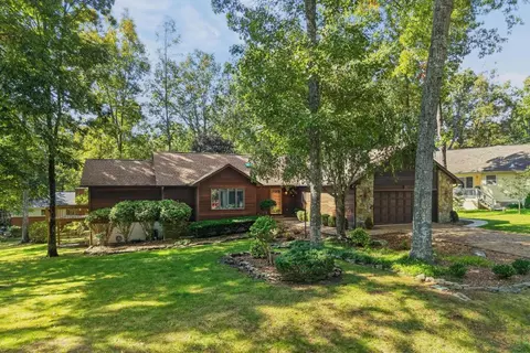 22 Lakeside Cir, Crossville, TN 38558
