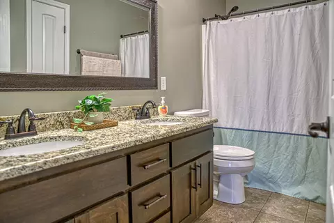 Bath - 7864 Platinum Cir, Baxter, TN 38544 photo 2 of 6