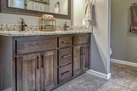 Bath - 7864 Platinum Cir, Baxter, TN 38544 photo 5 of 6