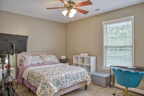 Bedroom - 7864 Platinum Cir, Baxter, TN 38544 photo 2 of 3