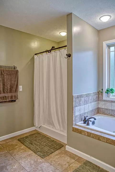 Bath - 7864 Platinum Cir, Baxter, TN 38544 photo 6 of 6