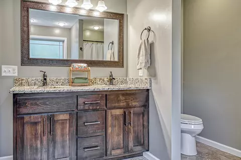 Bath - 7864 Platinum Cir, Baxter, TN 38544 photo 4 of 6