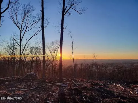 0 Hinch Mountain Rd, Crossville, TN 38572