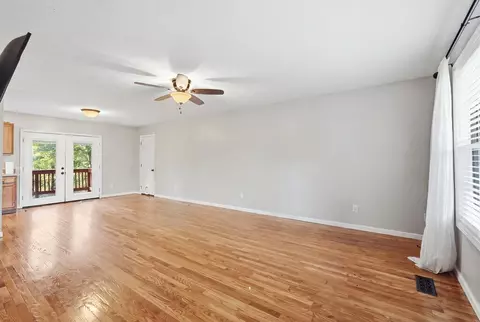 Living - 7087 Brittney Cir, Baxter, TN 38544 photo 1 of 4
