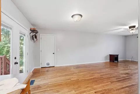 Living - 7087 Brittney Cir, Baxter, TN 38544 photo 4 of 4