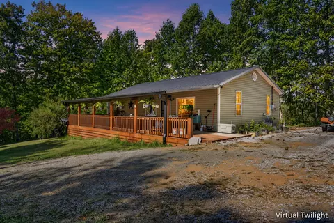 2882 Brewer Rd, Crossville, TN 38572