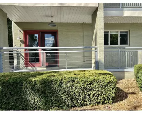 1045 E 10th St, Cookeville, TN 38501