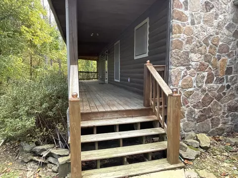 Exterior - 225 Eagle Crest Dr, Byrdstown, TN 38549 photo 3 of 4