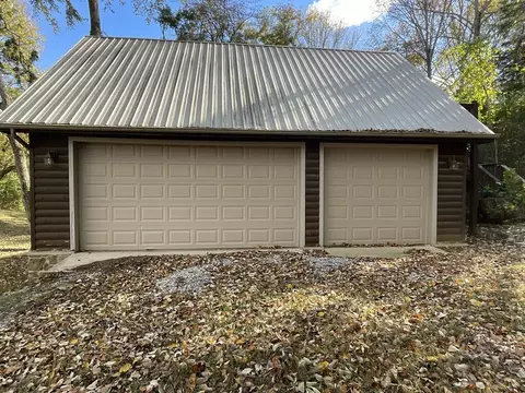 Exterior - 225 Eagle Crest Dr, Byrdstown, TN 38549 photo 4 of 4