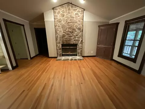 Living - 225 Eagle Crest Dr, Byrdstown, TN 38549 photo 3 of 3