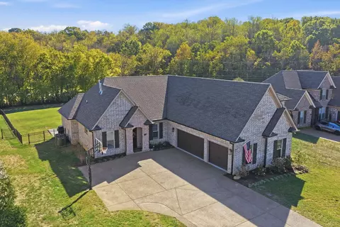 968 Luxborough Dr, Hendersonville, TN 37075