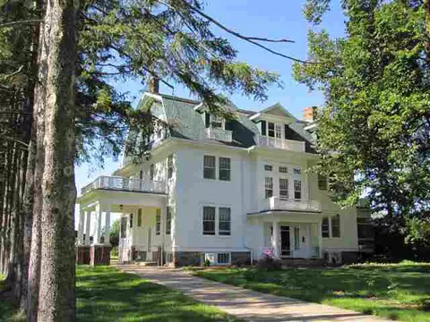 1108 E 4th St, Marshfield, WI 54449 photo 1