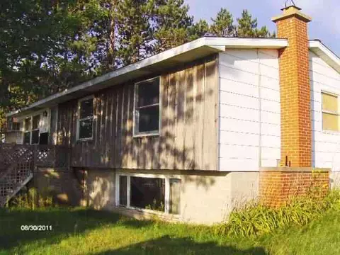 91 Lake Dr, Gresham, WI 54128 photo 1