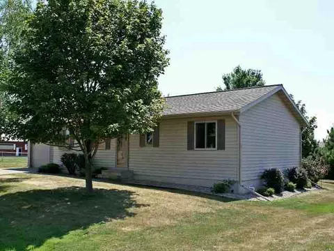 412 E 17th St, Marshfield, WI 54449 photo 1