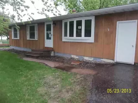 1607 E Arnold St, Marshfield, WI 54449 photo 1