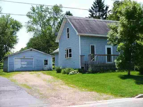 301 E Central Ave, Loyal, WI 54446 photo 1
