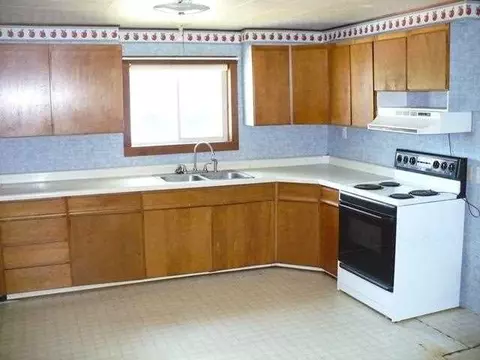 301 E Central Ave, Loyal, WI 54446 photo 5