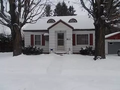 813 E Third St, Marshfield, WI 54449 photo 1