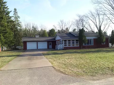2821 Cedar Dr, Plover, WI 54467 photo 1