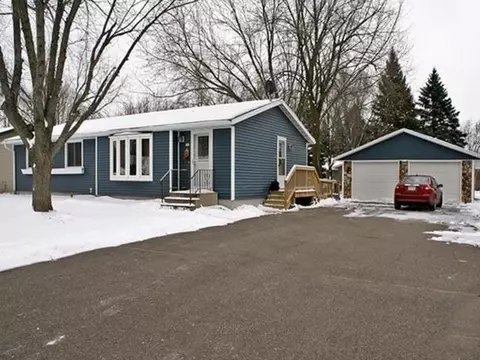 700 E 25th St, Marshfield, WI 54449 photo 1