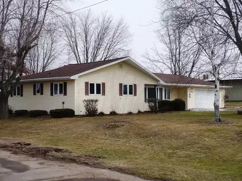 504 Elm Dr, Loyal, WI 54446 photo 1