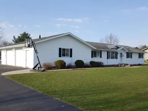 414 E 19th St, Marshfield, WI 54449 photo 1