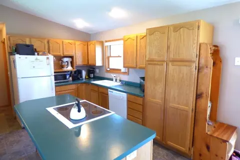5259 Crocus Ct, Stevens Point, WI 54481 photo 2