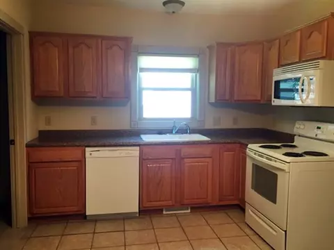 209 E 9th St, Marshfield, WI 54449 photo 4