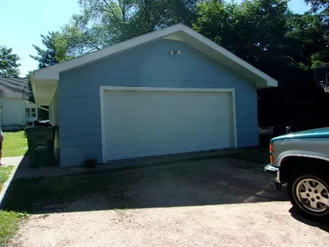 410 E State St, Iola, WI 54945 photo 11