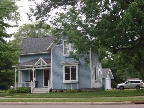 410 E State St, Iola, WI 54945 photo 1