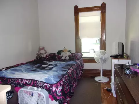 410 E State St, Iola, WI 54945 photo 9