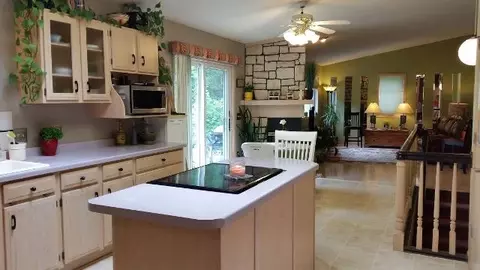 2010 E Becker Rd, Marshfield, WI 54449 photo 3