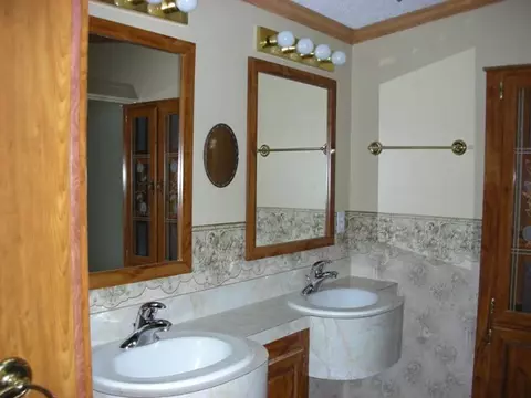 1401 E 25th St, Marshfield, WI 54449 photo 9