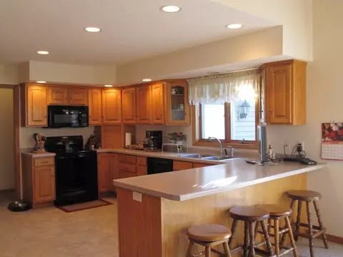 1710 Devine Dr, Marshfield, WI 54449 photo 2