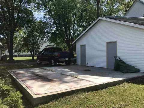 155 S Grove St, Iola, WI 54945 photo 4