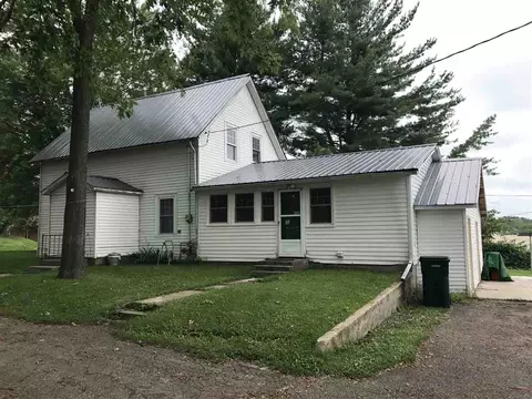 155 S Grove St, Iola, WI 54945 photo 2