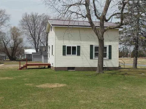 418 1st St, Withee, WI 54498 photo 4