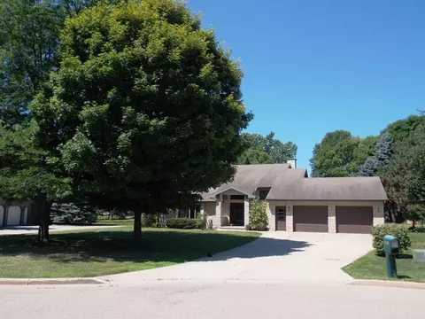 3303 W Twin Willow Ct, Appleton, WI 54914 photo 2
