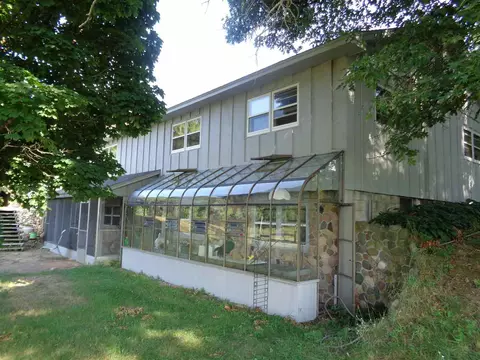 476 Akron Dr, Bancroft, WI 54921 photo 2