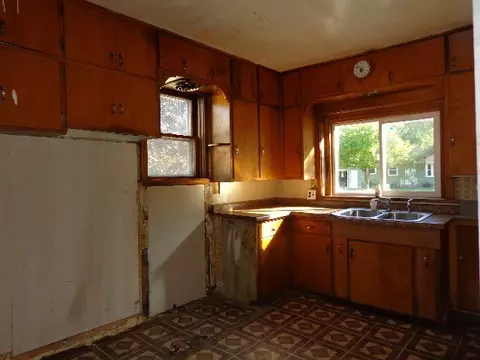 1117 E 4th St, Marshfield, WI 54449 photo 2