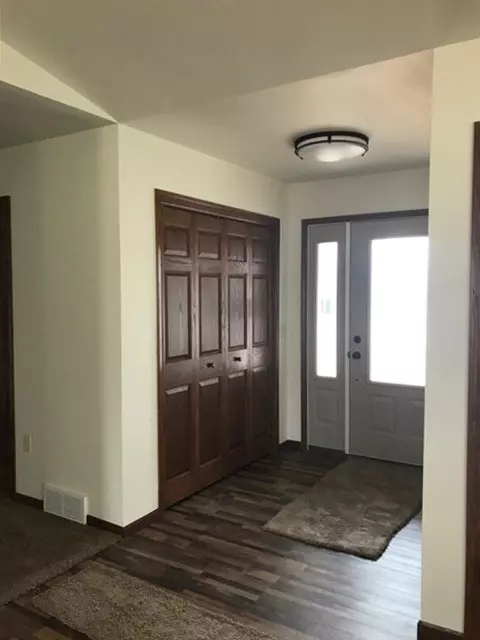 1614 Devine Dr, Marshfield, WI 54449 photo 2