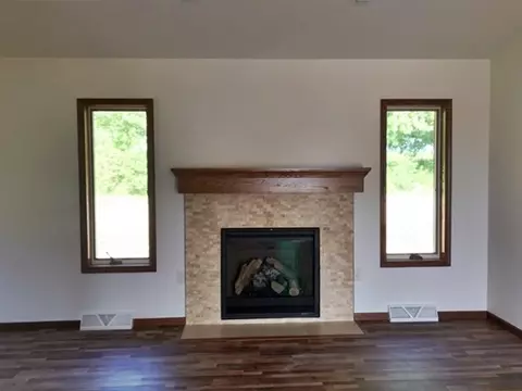 1614 Devine Dr, Marshfield, WI 54449 photo 3