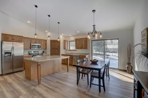 3845 Augusta Ct, Plover, WI 54467 photo 2
