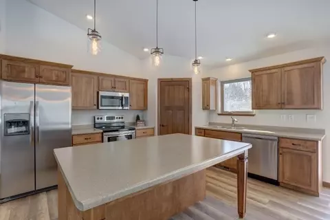 3845 Augusta Ct, Plover, WI 54467 photo 4
