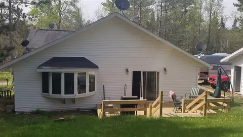 e1072 North River Road, Iola, WI 54945 photo 1