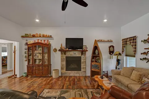 3100 Jackson Ave, Plover, WI 54467 photo 8